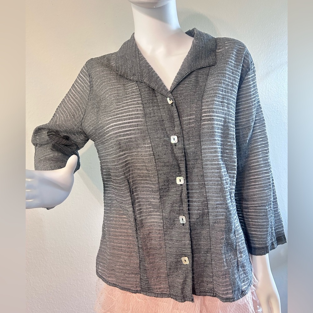 Button Up Shirt 3/4 sleeve
